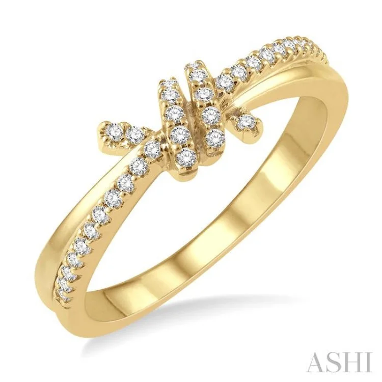 Elegant Gold Wedding Band-1/6 Ctw Love Knot Round Cut Diamond Crisscross Fashion Ring in 10K Yellow Gold