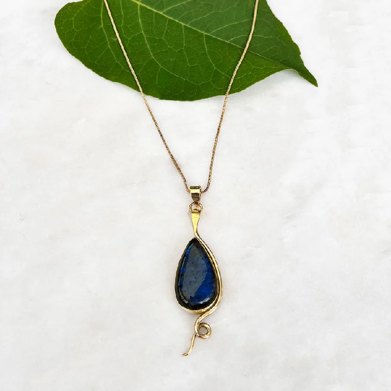 Minimalist Gold Necklace-Labradorite Lover's Statement Necklace, India