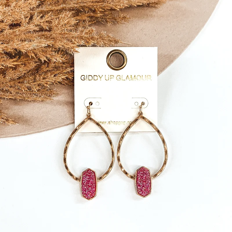 Simple Hoop Earrings-Gold Hammered Teardrop Earrings with Druzy Pendant in Fuchsia